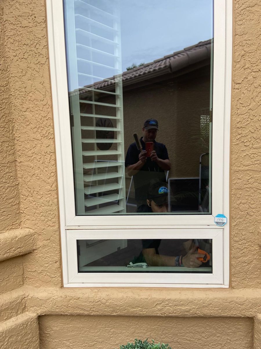 Clean windows, outside